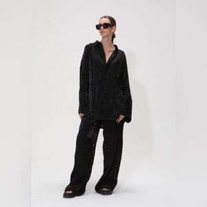 Local European Crinkle Pant Suit - M, Black